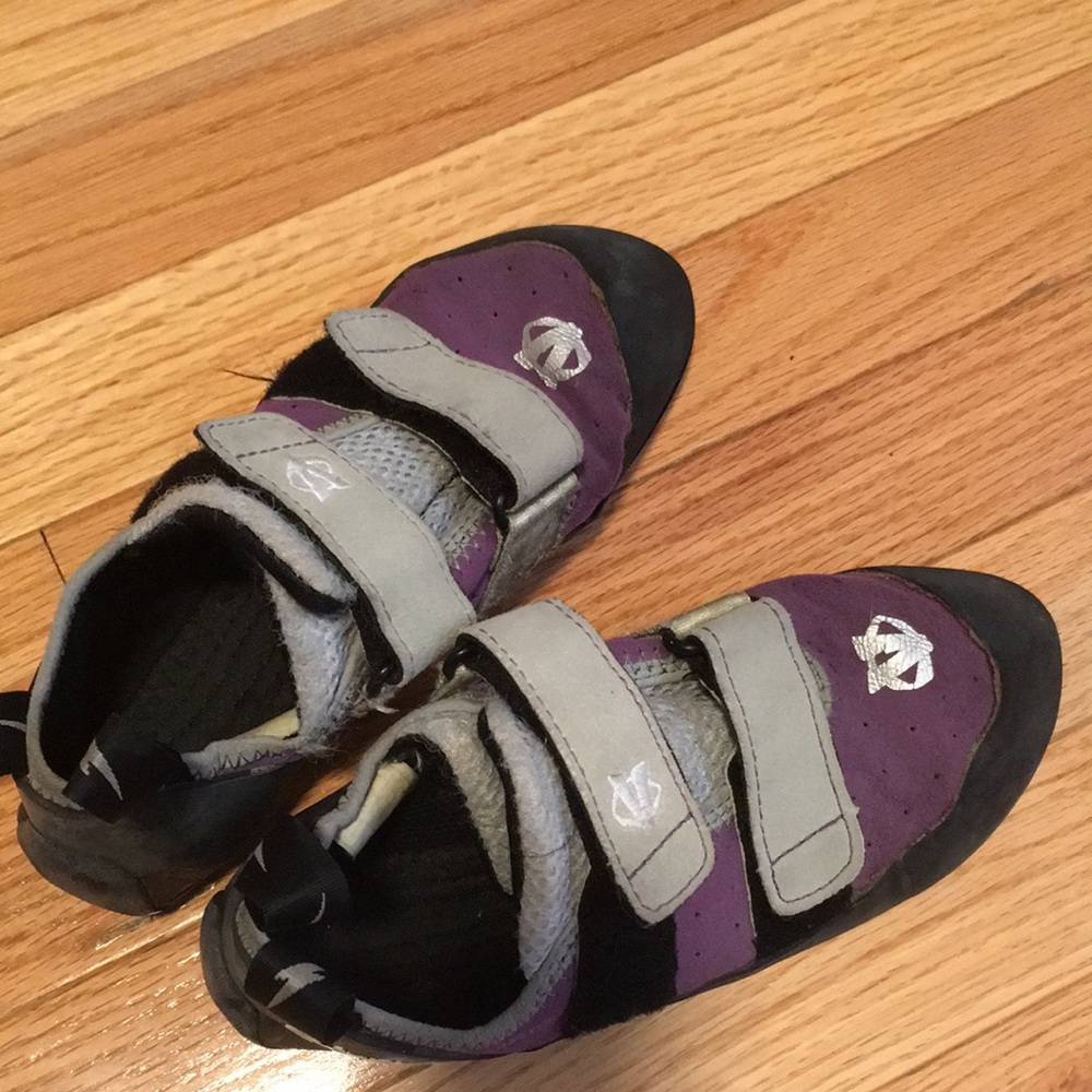 Evolv Elektra climbing shoes